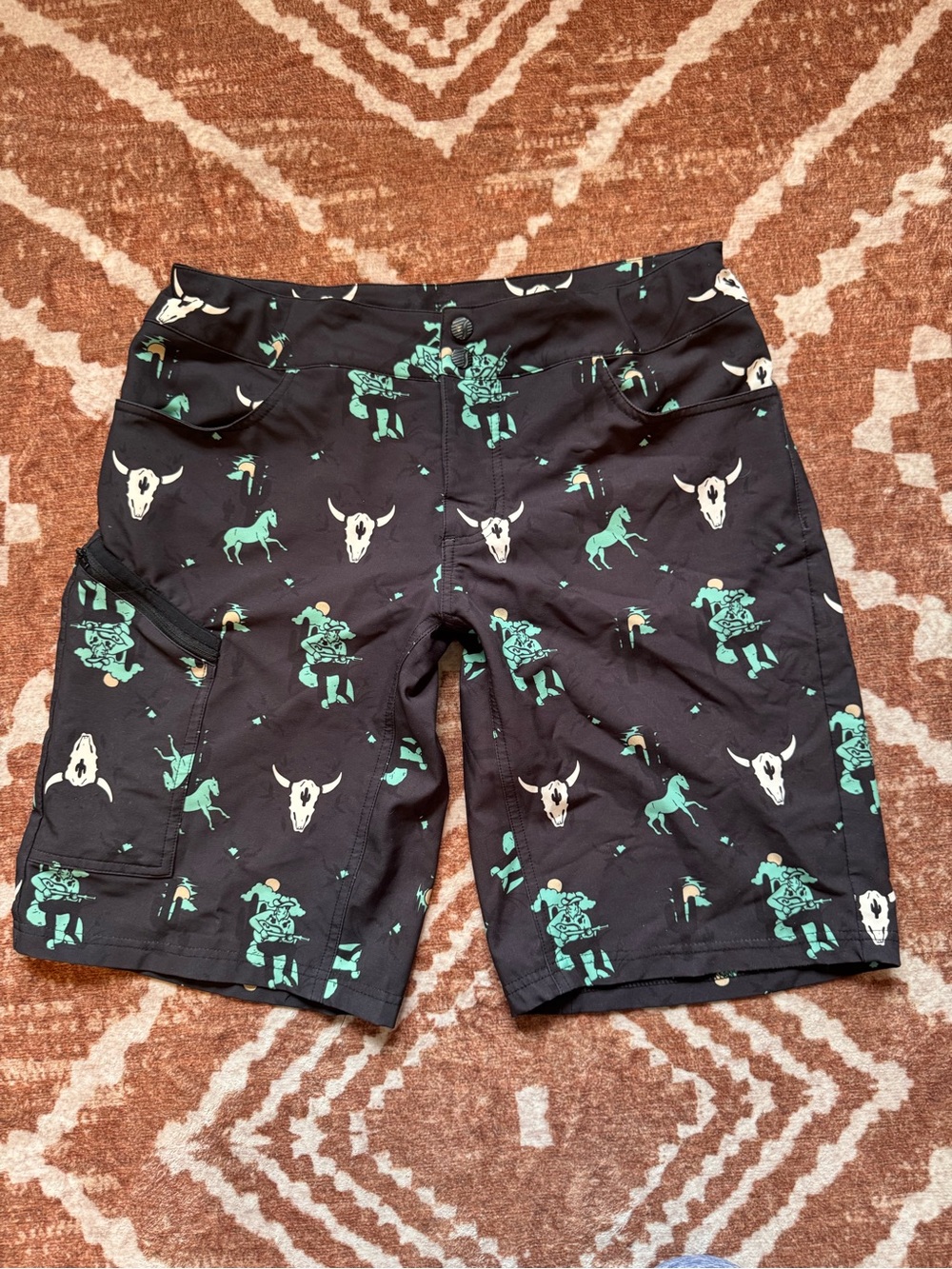 SheBeest MTB shorts adjustable waist western cow skull size med 10 in inseam
